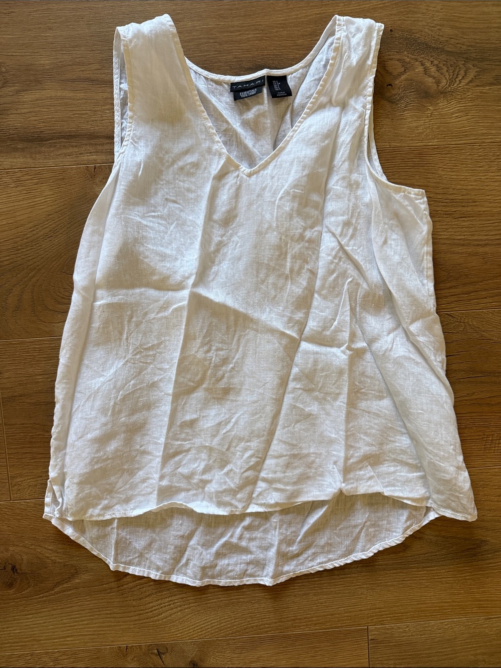 Tahari White V-Neck Sleeveless Linen Tank